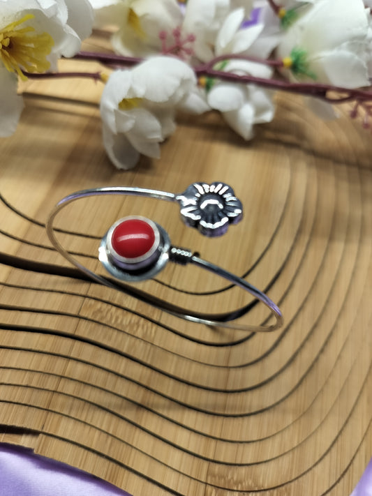 Single Layer Silver Oxidised Bracelet With Classy Stone