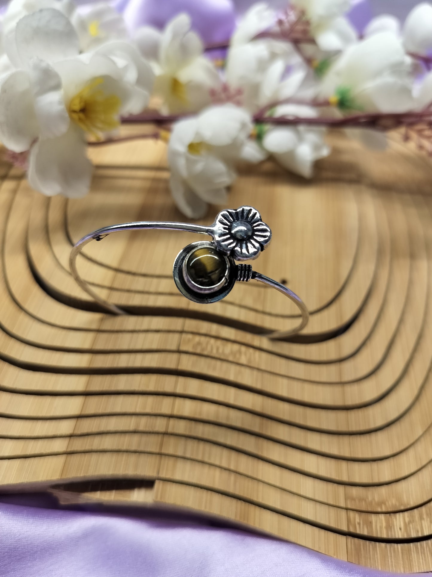 Single Layer Silver Oxidised Bracelet With Classy Stone